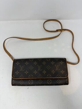 Louis Vuitton Monogram Pochette Twin
